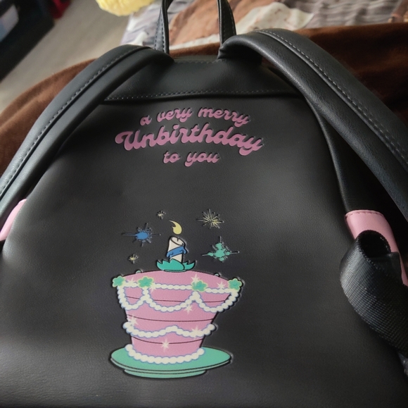 No tags mint condition Vintage Alice in Wonderland Loungefly - Picture 2 of 5